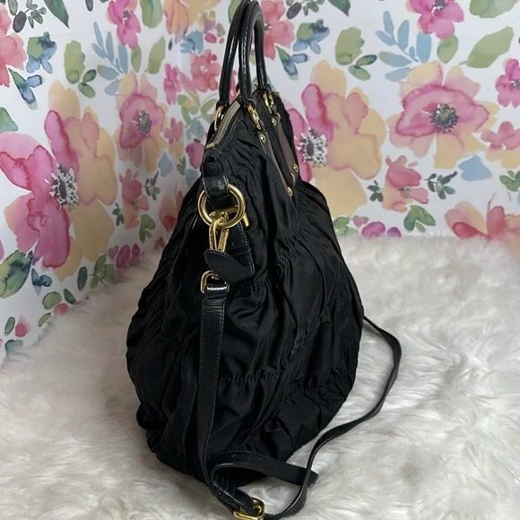 💯Authentic Prada Black Nylon Tessuto Gaufre Tote🍀